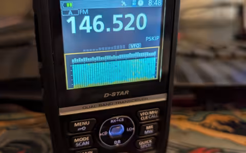 An ICOM-ID-52A Plus showing it's waterfall scope mode.